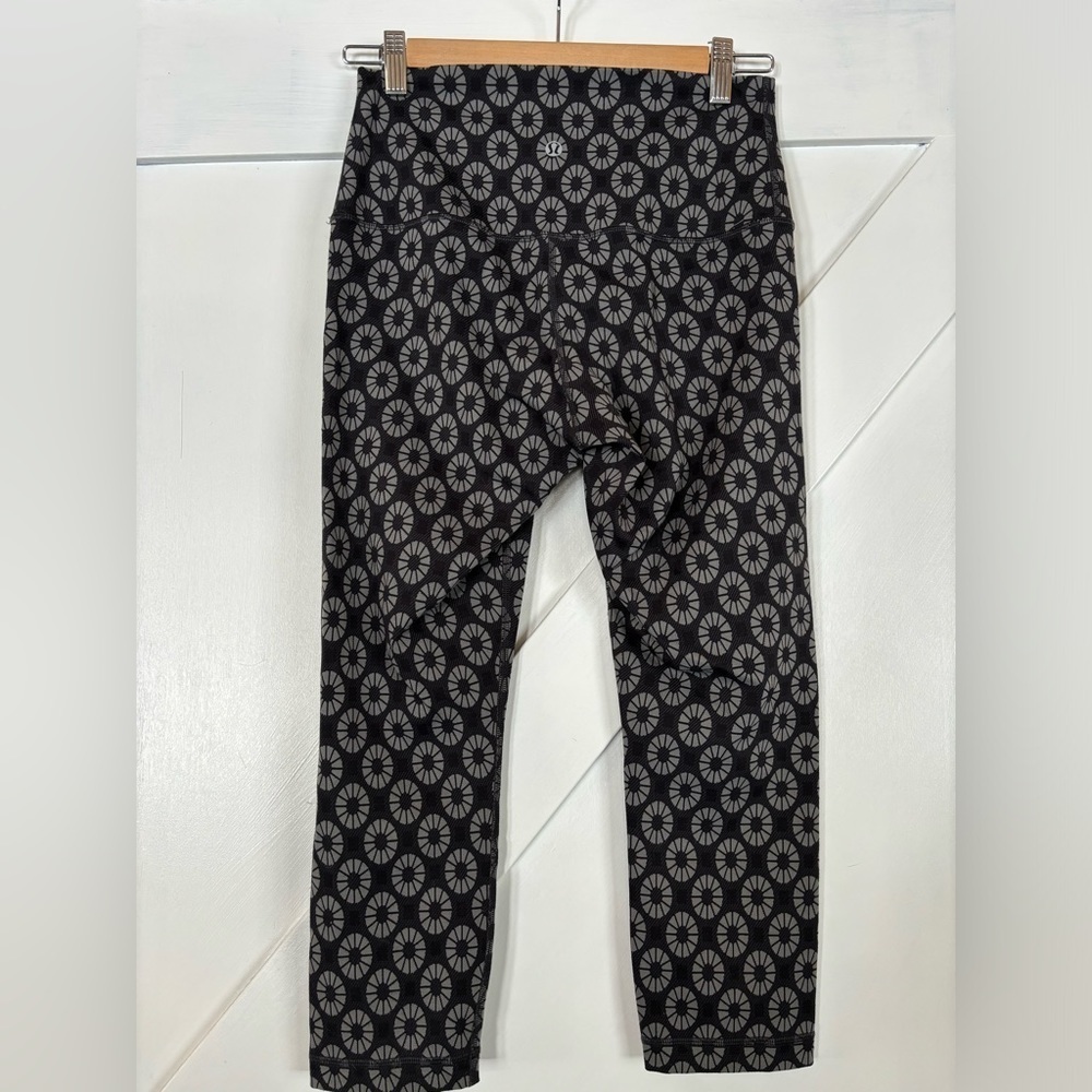 Lululemon Wunder Under Crop 2 - circle geo slate - Picture 3 of 3
